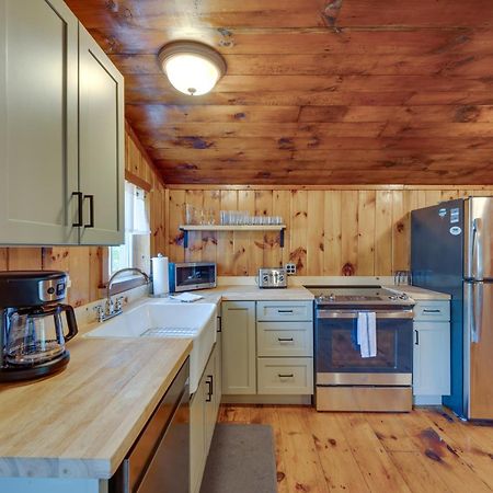 Rustic Cabin Retreat On Rangeley Lake! Eksteriør billede